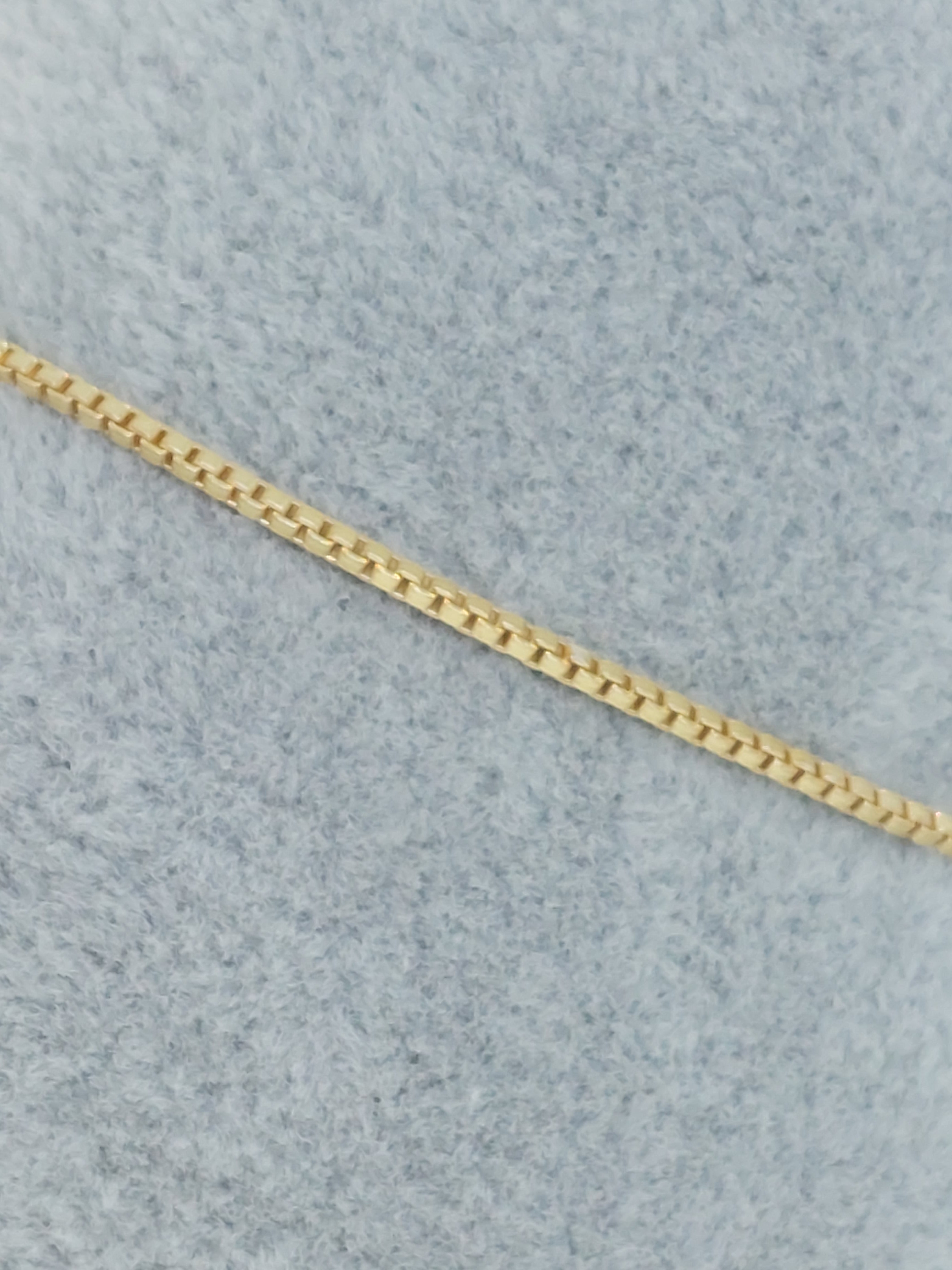 Armbandje square goudkleurig (RVS)