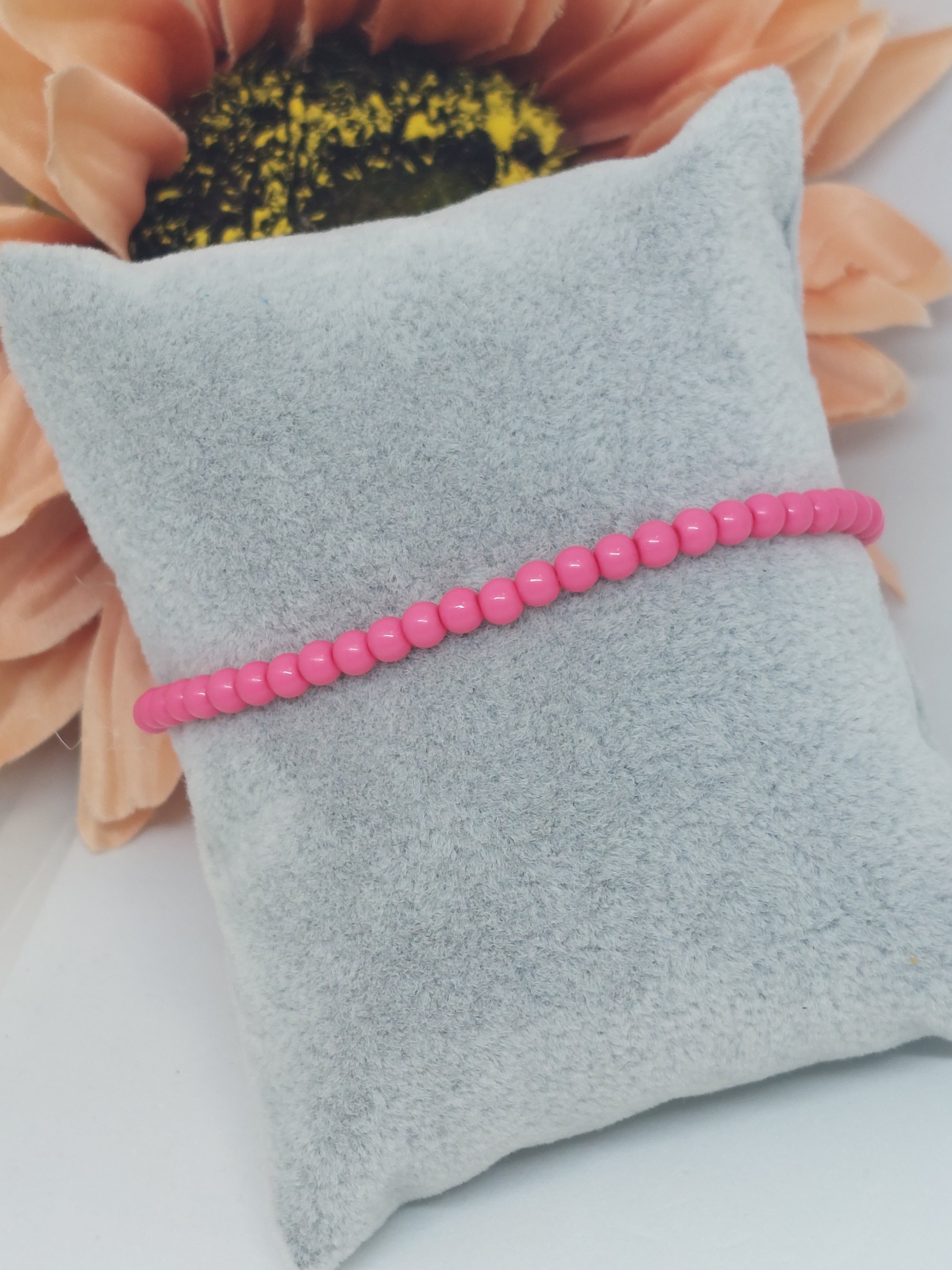 Kralen armband donker roze (4mm)
