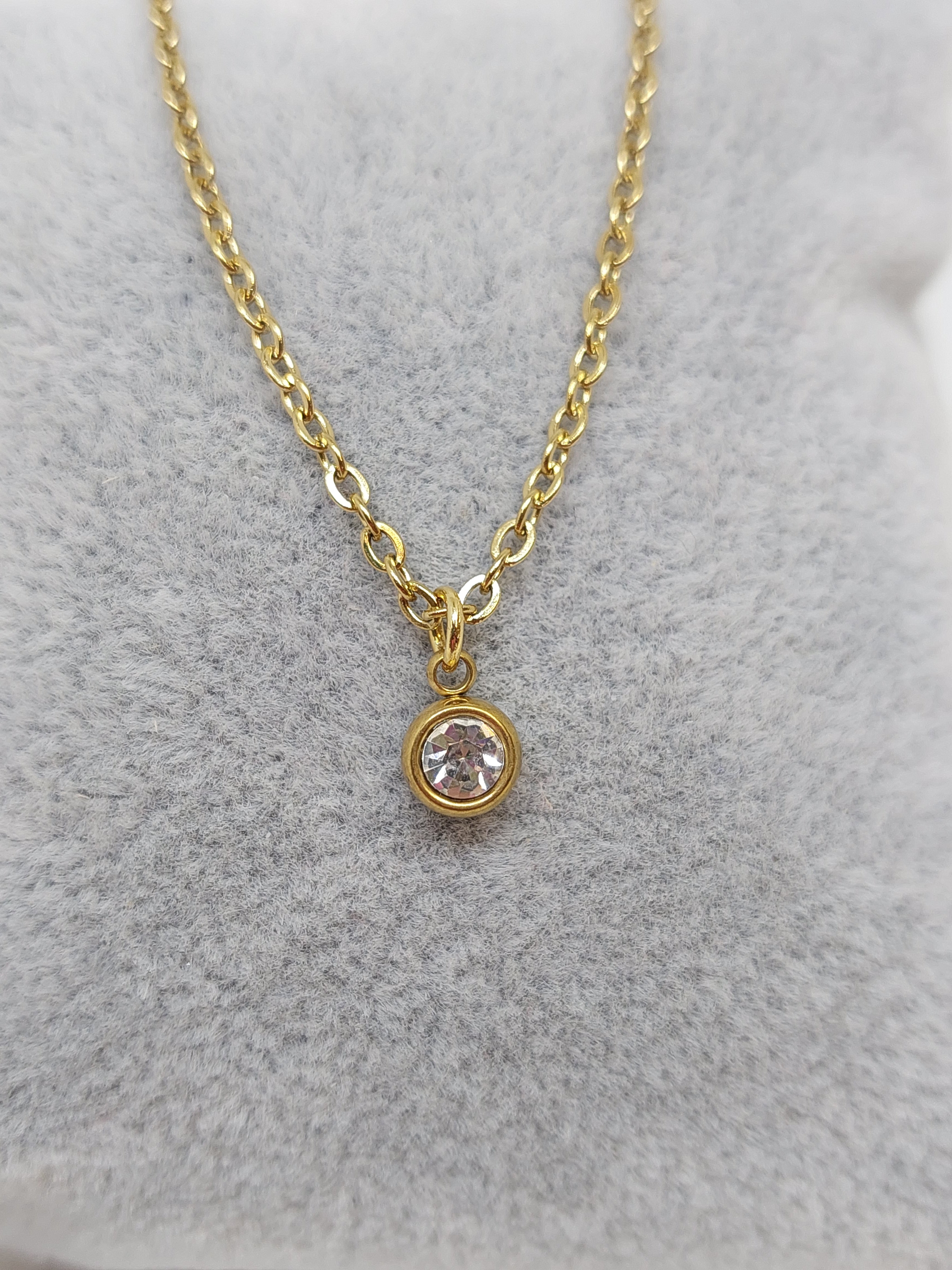 April (Crystal) goudkleurig