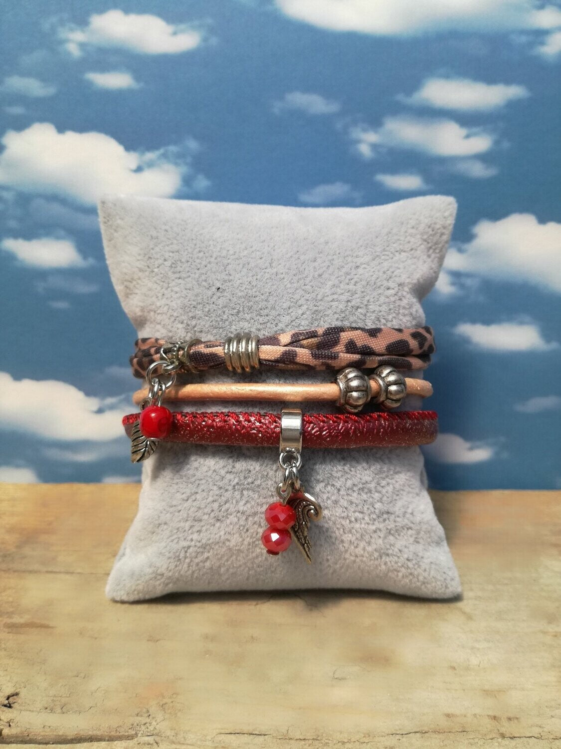 Donker rood met dieren print