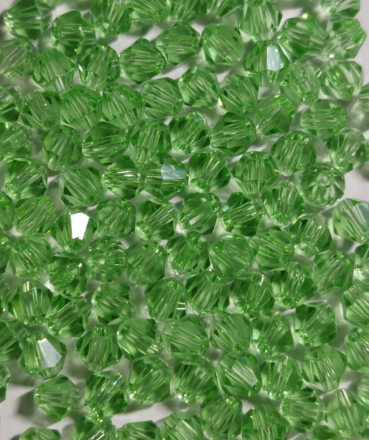 Bicone licht groen 4mm