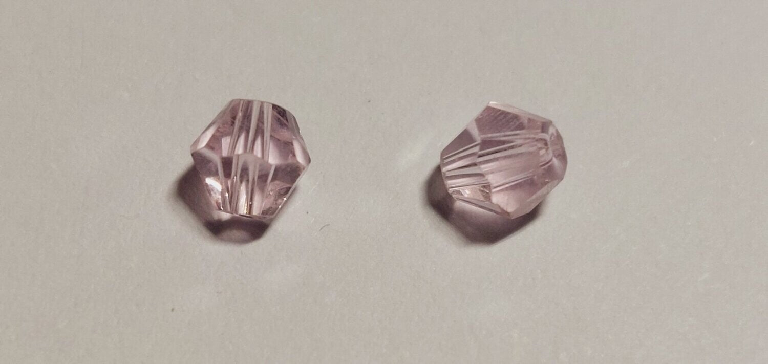 Bicone licht roze 4mm