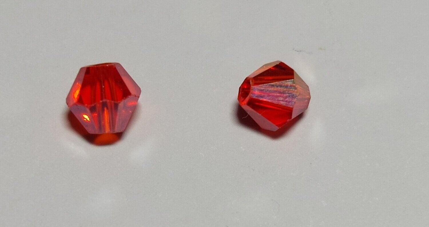 Bicone licht rood 4mm