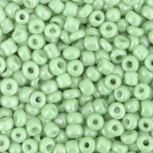 Rocailles Spring bud green 8/0 (3mm)