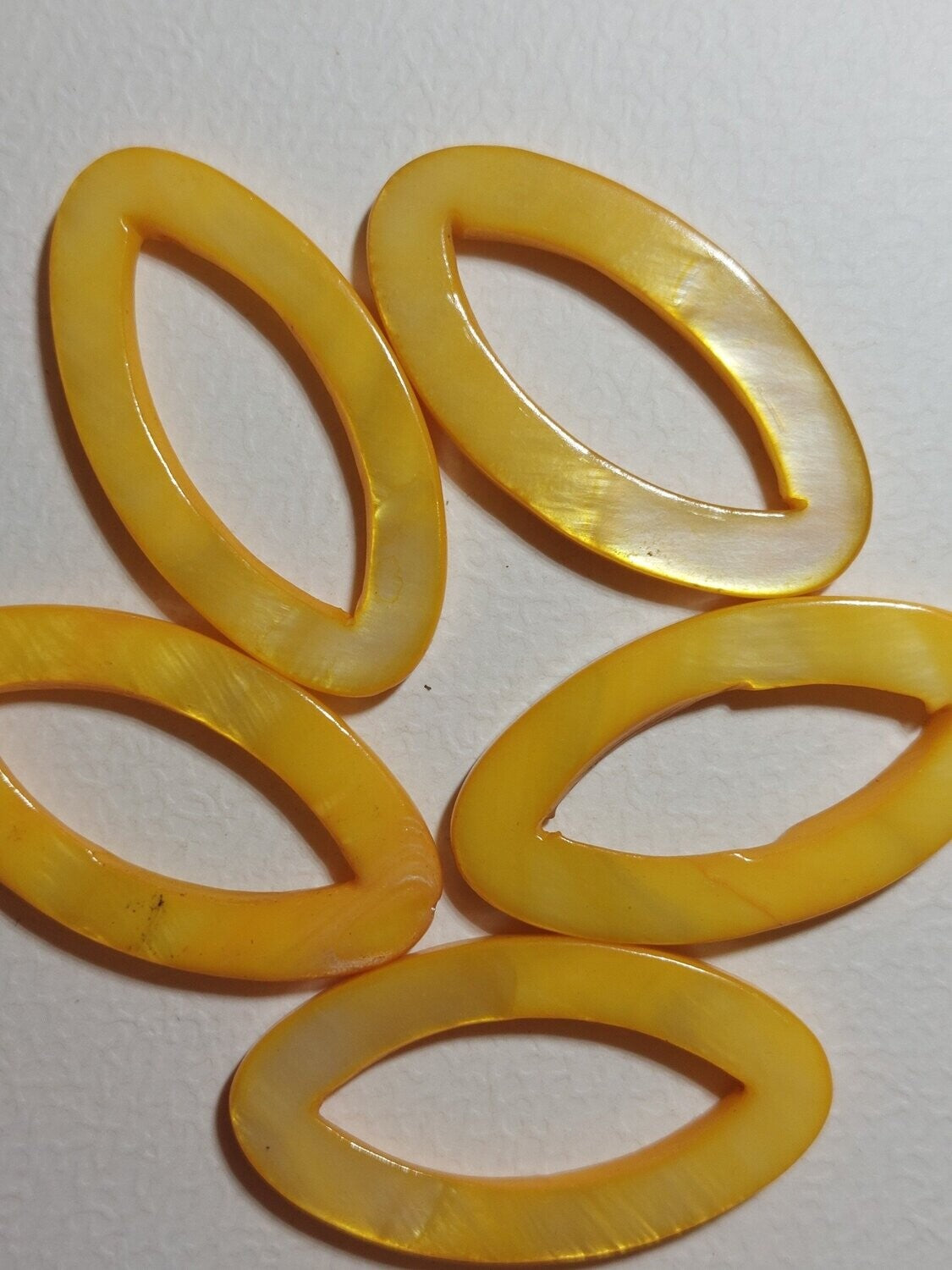 Schelpkraal Ovaal geel