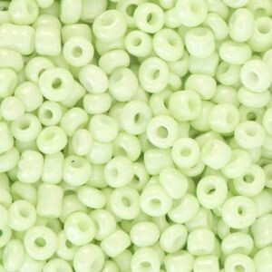 Rocailles Tender green 8/0 (3mm)