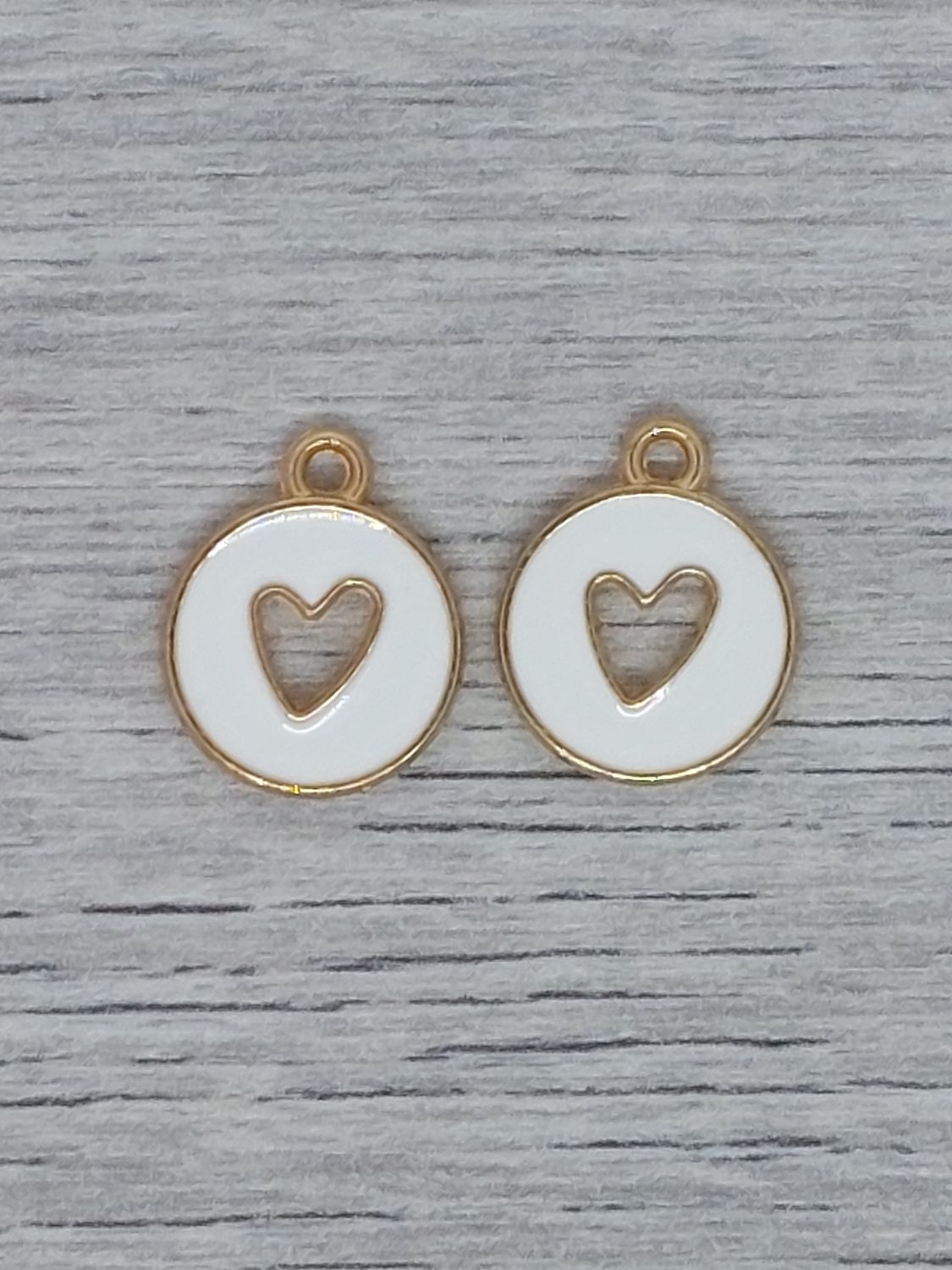 Bedel rond open hartje wit