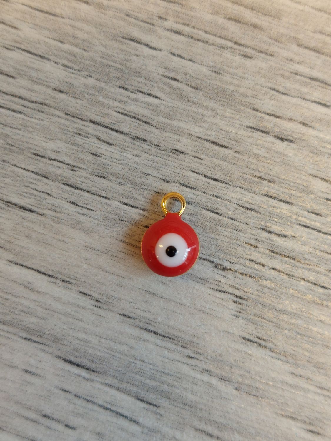 Bedel boos oog rood