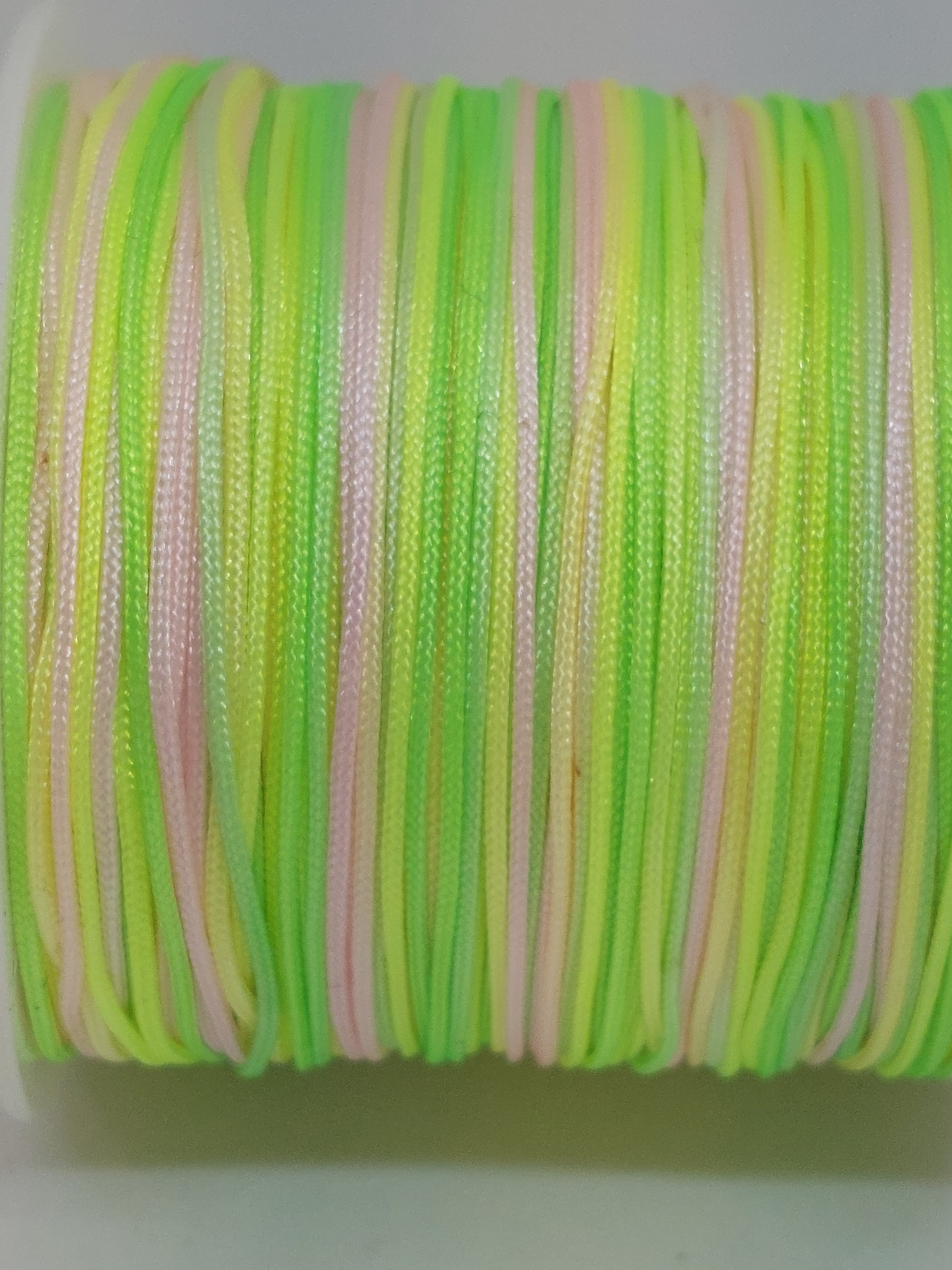 Macrame draad 0,8mm geel/groen