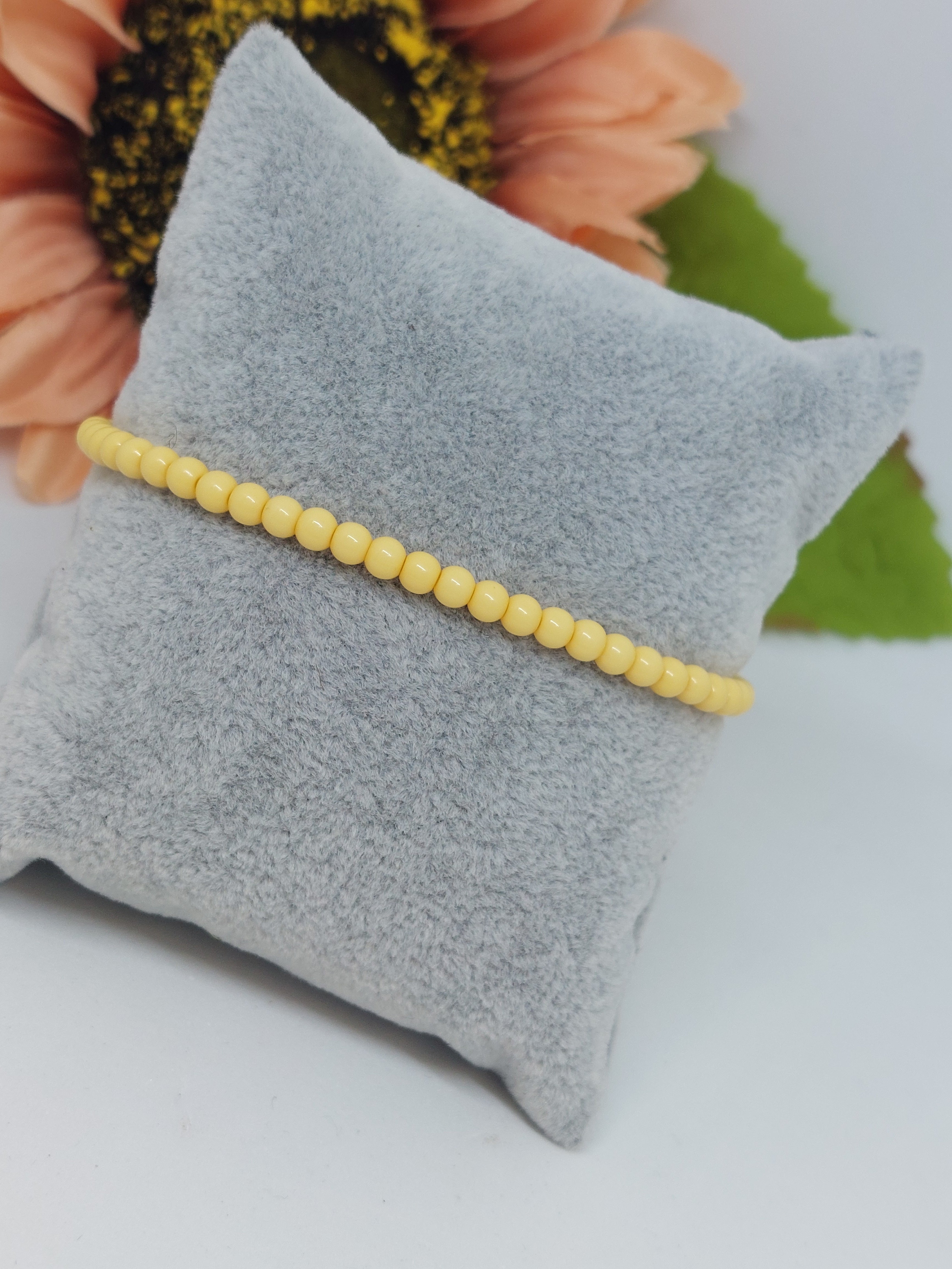 Kralen armband licht geel 4mm