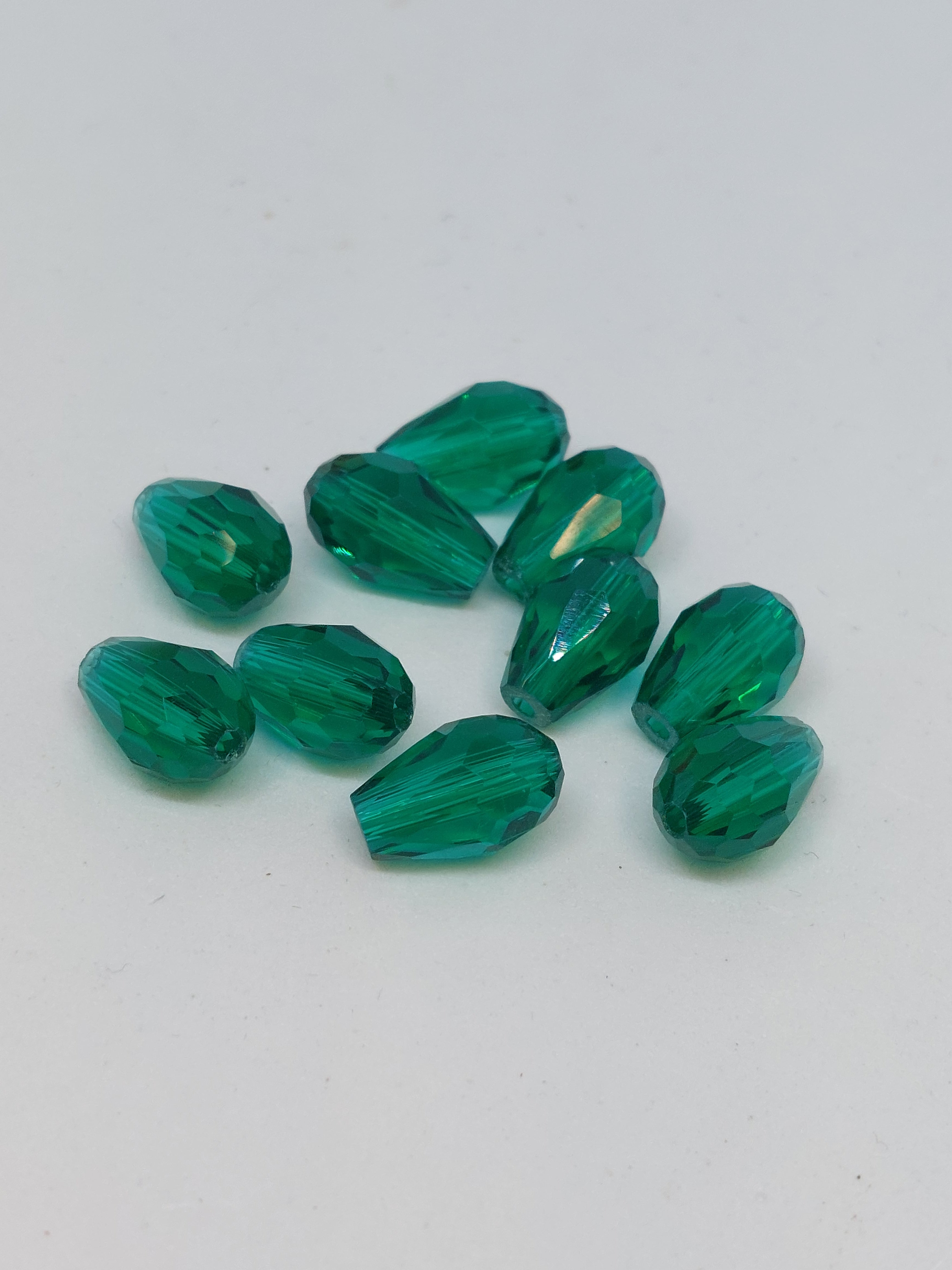 Facet tear drop Groen