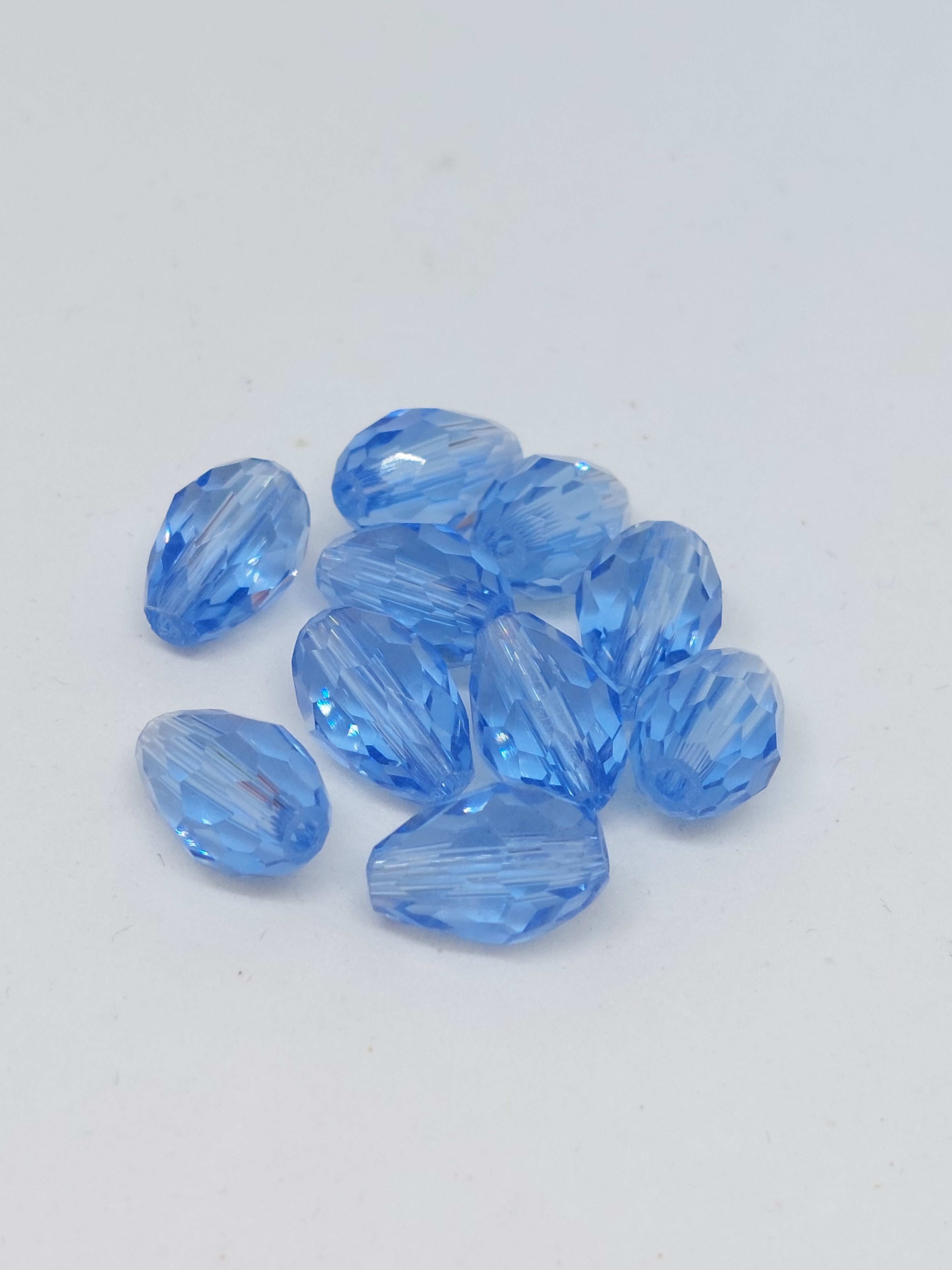 Facet tear drop Licht blauw