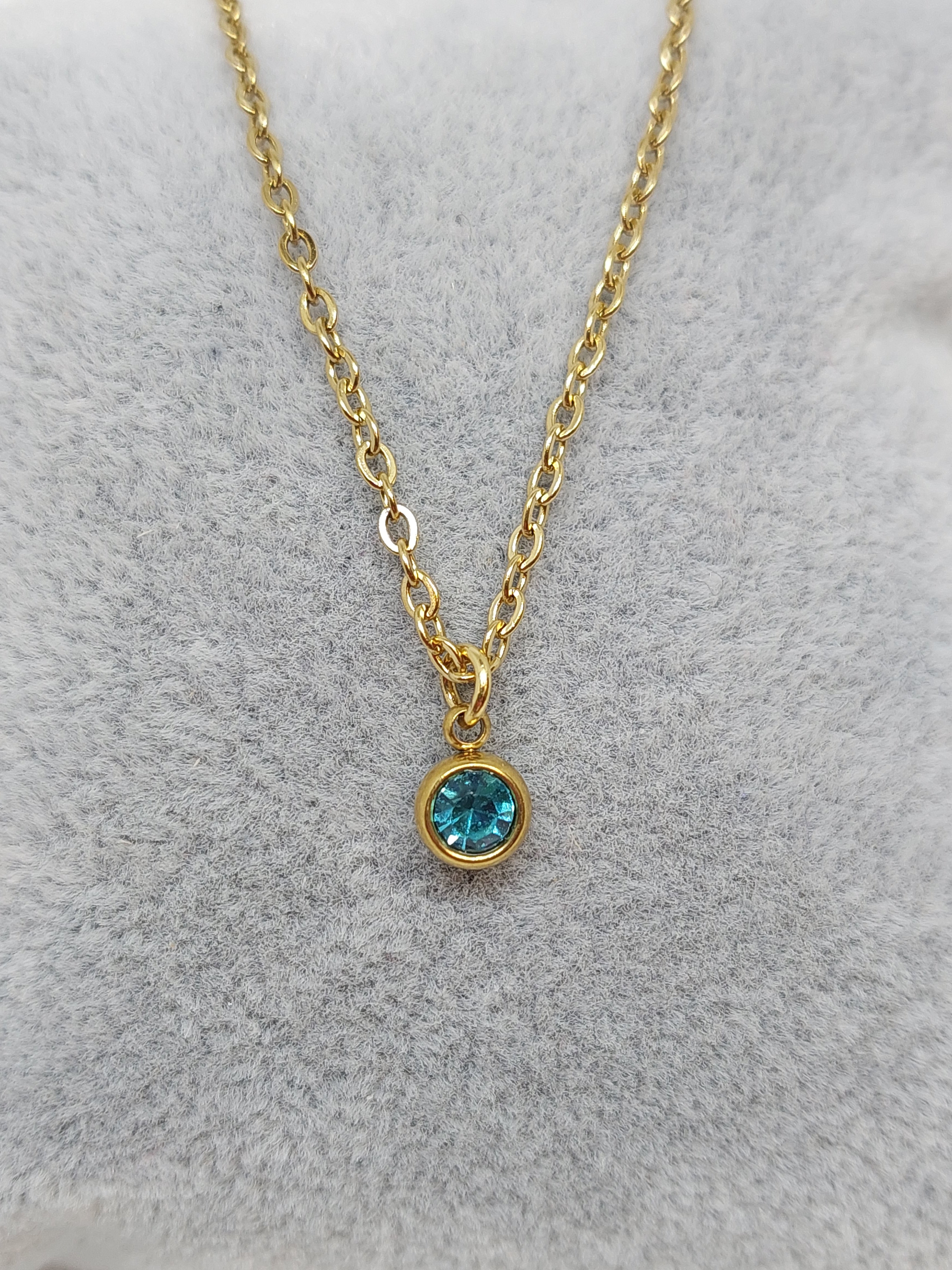 Maart ( Aquamarine) goudkleurig