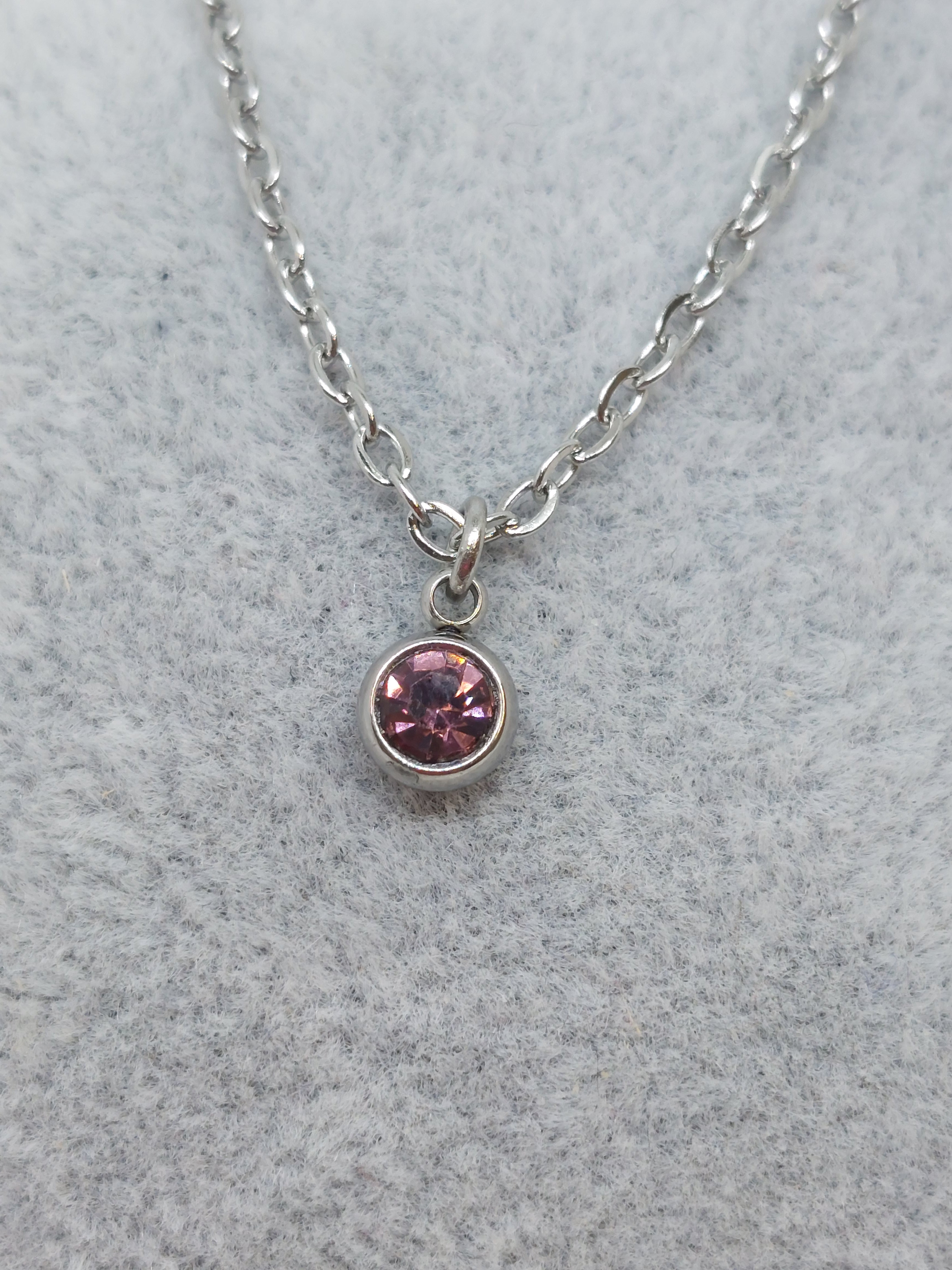 Juni (Lt.Amethyst) zilverkleurig