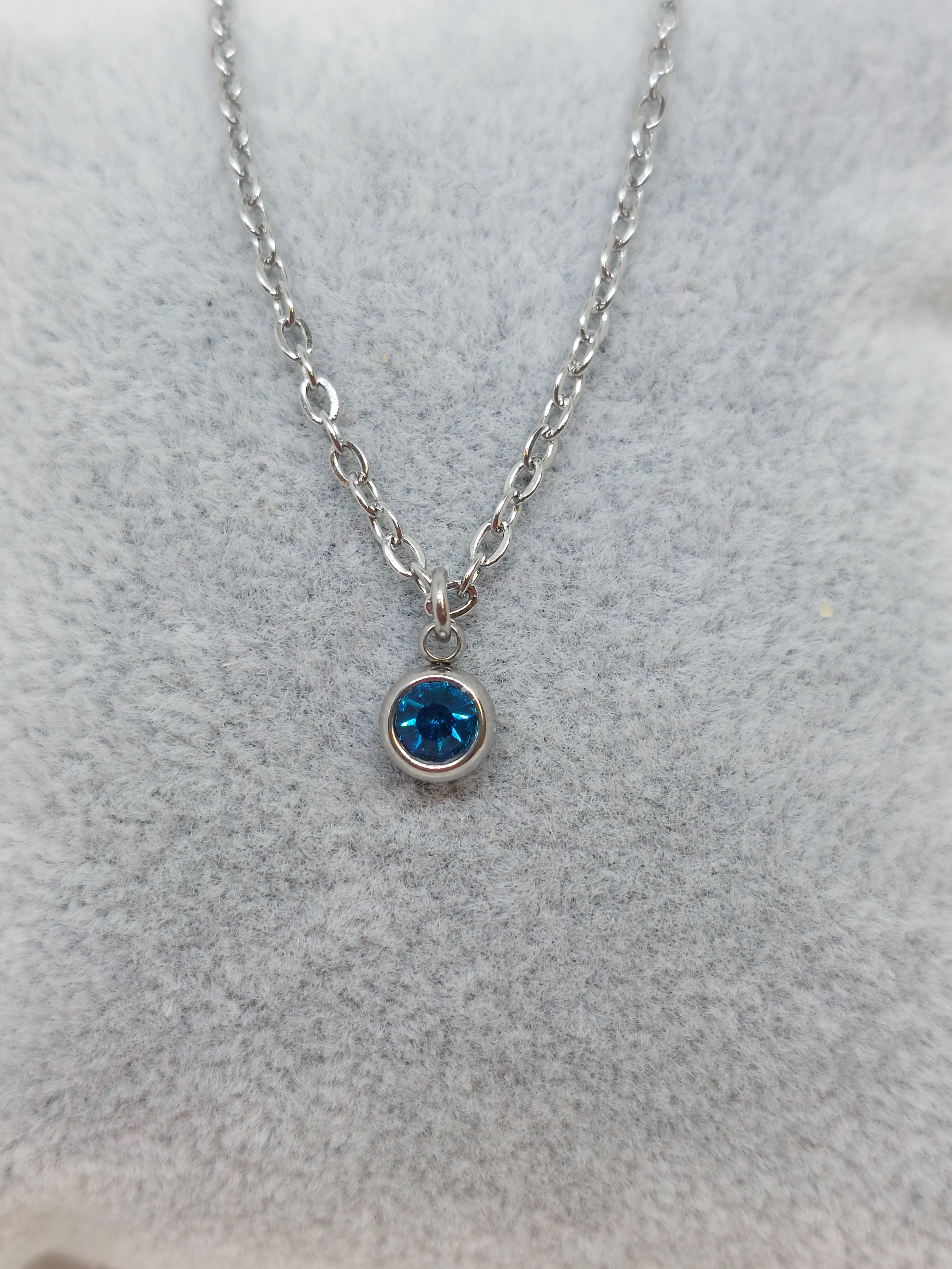 September (Sapphire) zilverkleurig