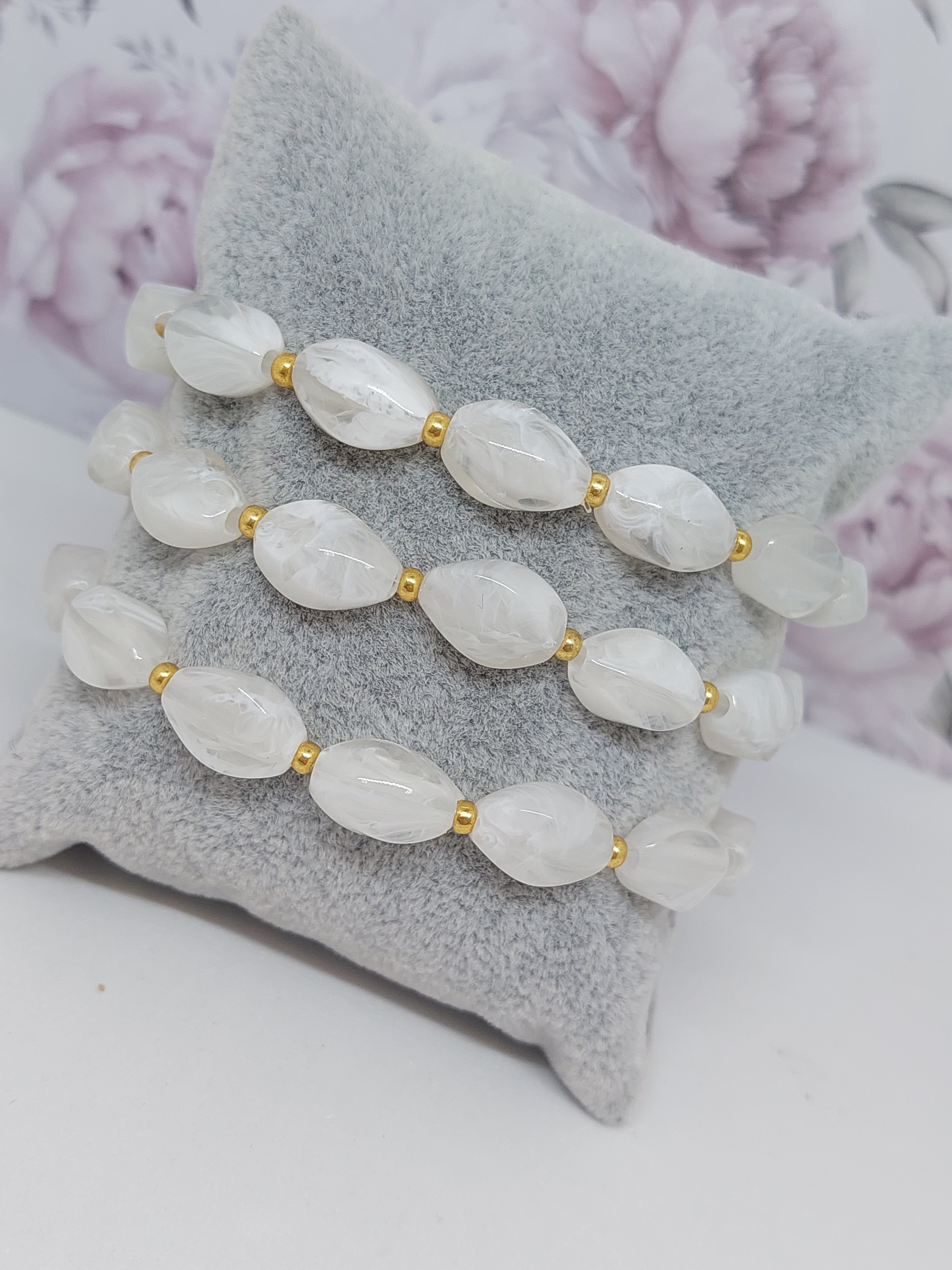 Armband White stone