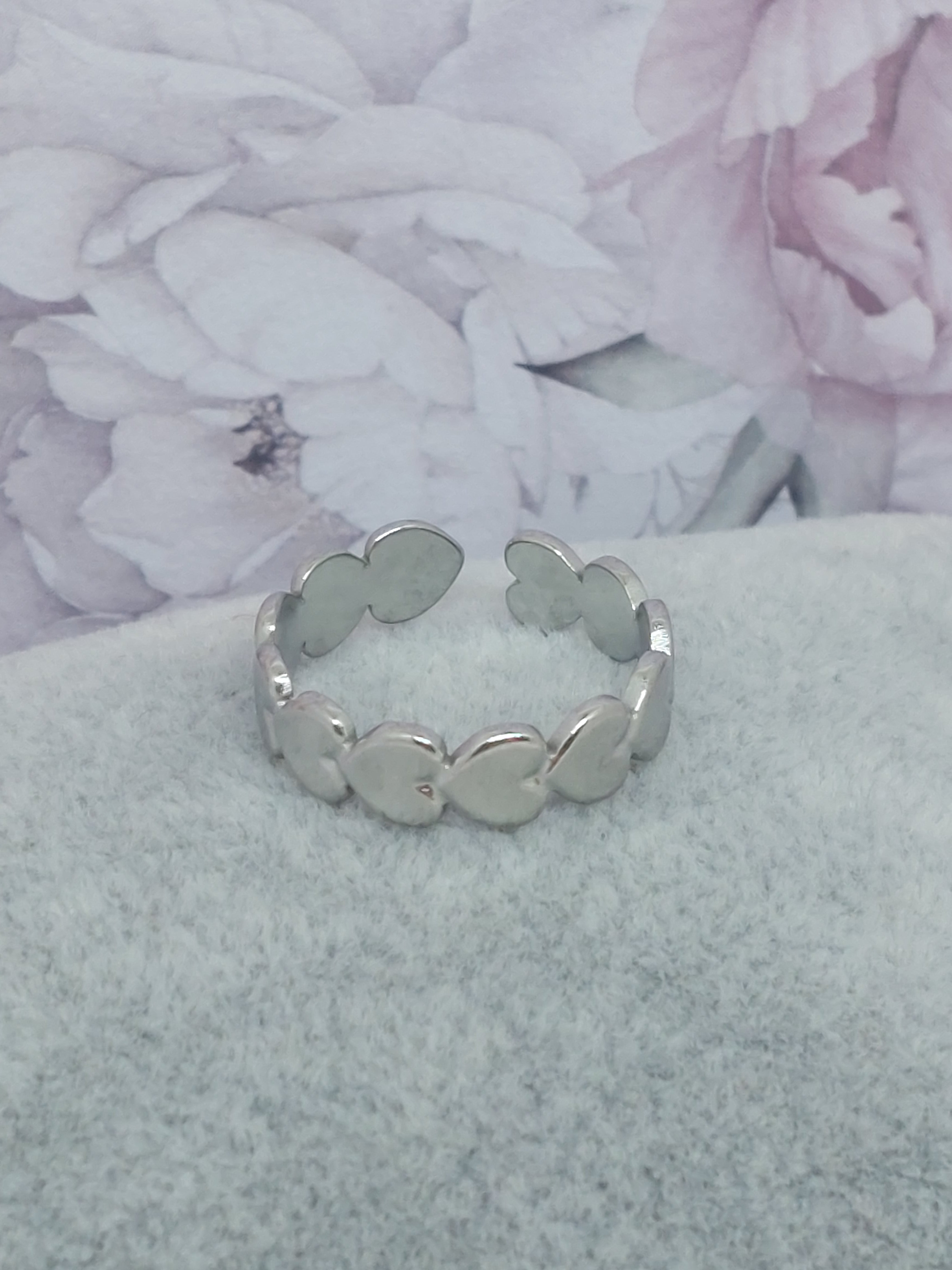 Ring Hartjes dicht RVS zilverkleurig