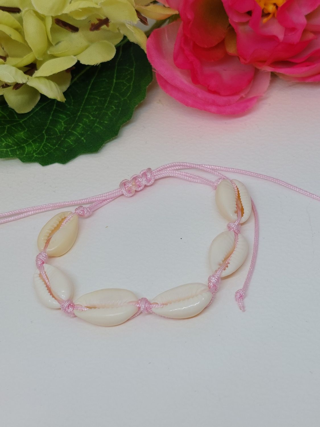 Schelpen armbandje roze